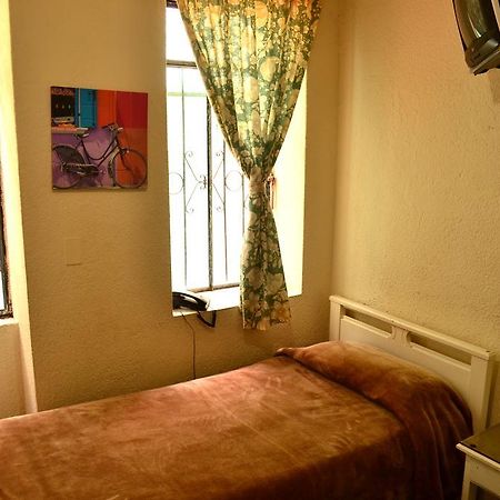 Hostal Loro Verde Quito Extérieur photo