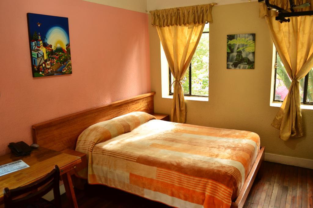 Hostal Loro Verde Quito Extérieur photo