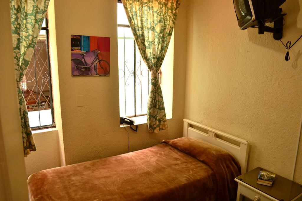 Hostal Loro Verde Quito Extérieur photo